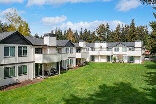 Park West in University Place, WA - Building Photo