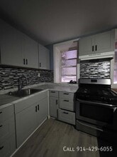 215 Edwards Pl in Yonkers, NY - Building Photo - Building Photo