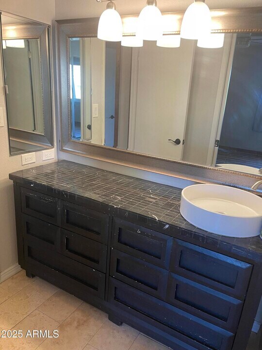 8307 E Buena Terra Way in Scottsdale, AZ - Building Photo