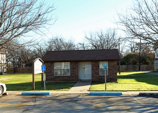 Pecan Tree Square in Grandview, TX - Building Photo - Building Photo