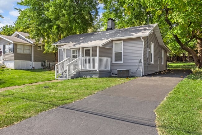 2345 Gaebler Ave in Overland, MO - Building Photo - Building Photo