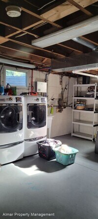 724 S Summit St - 12