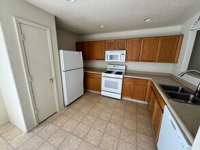 9587 Autumn Leaf Way in Reno, NV - Building Photo - Building Photo