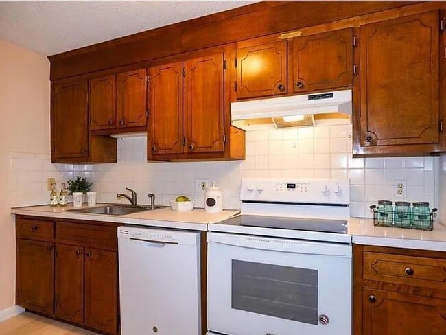 property at 9 Hallmark Gdns