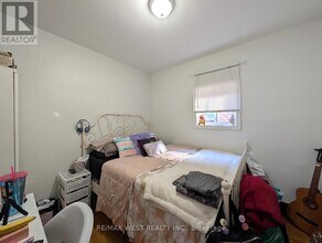 128 Caledonia Rd in Toronto, ON - Building Photo - Building Photo