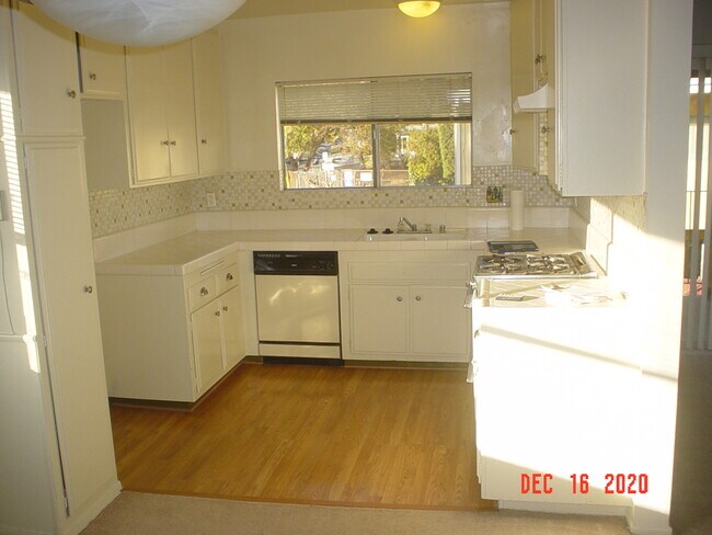 2238 Barton Ln, Unit Apt 1 in Montrose, CA - Building Photo - Building Photo