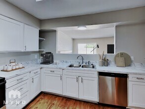 6215 Indiana Ave in Lubbock, TX - Building Photo - Building Photo