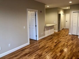 157 Harding St, Unit 305