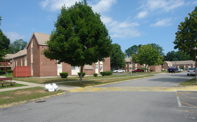 Great Meadow Village in Salisbury, MA - Foto de edificio - Building Photo