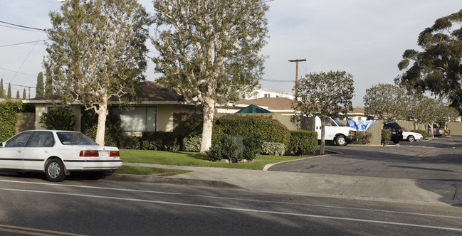 610-618 Hamilton St in Costa Mesa, CA - Foto de edificio - Building Photo