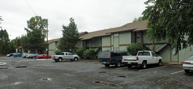 Evergreen Park Apartments in Salem, OR - Foto de edificio - Building Photo