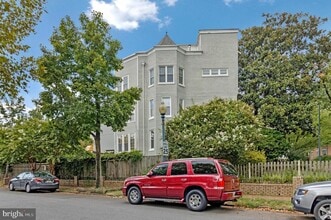 265 Kentucky Ave SE in Washington, DC - Building Photo - Building Photo