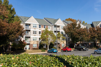 Acclaim at Lake Largo in Largo, MD - Foto de edificio - Building Photo