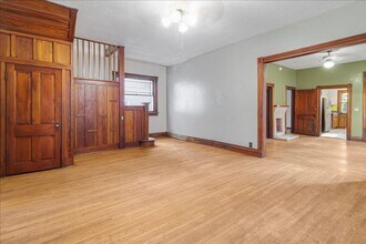 411 N College St in Warrensburg, MO - Building Photo - Building Photo