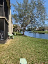 440 Lakeview Dr in Weston, FL - Foto de edificio - Building Photo