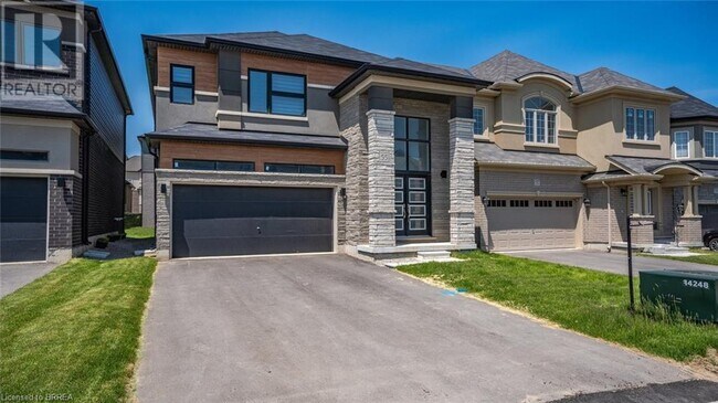 55 Hitchman St in Brant, ON - Building Photo - Building Photo