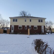 34 B Commodore St in Colonie, NY - Building Photo - Building Photo