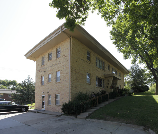 3013 S 108th St in Omaha, NE - Foto de edificio - Building Photo