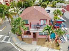13047 Gulf Ln in Madeira Beach, FL - Building Photo - Building Photo