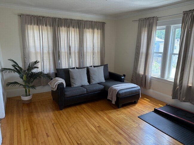 41 Hooper St, Unit 3rd floor