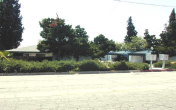 Sundance Highland Garden Apartments in Highland, CA - Foto de edificio - Building Photo