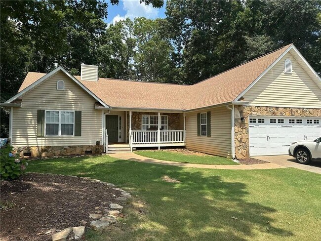 property at 49 Cliffhanger Pointe SW