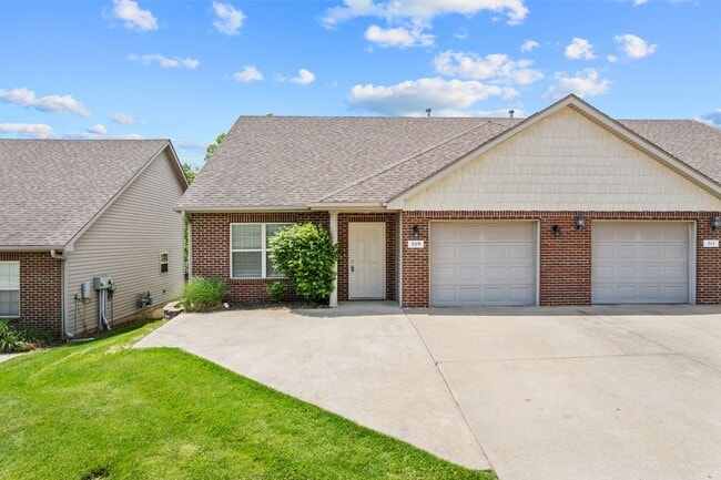 property at 509-511-511 Glenstone Dr