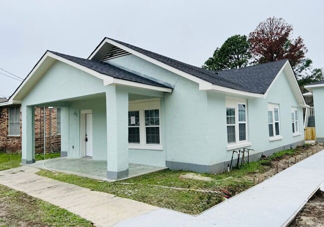 property at 1203 N 44th St
