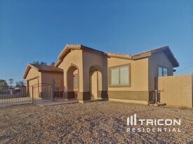 810 S Greenleaf Ln in Avondale, AZ - Building Photo