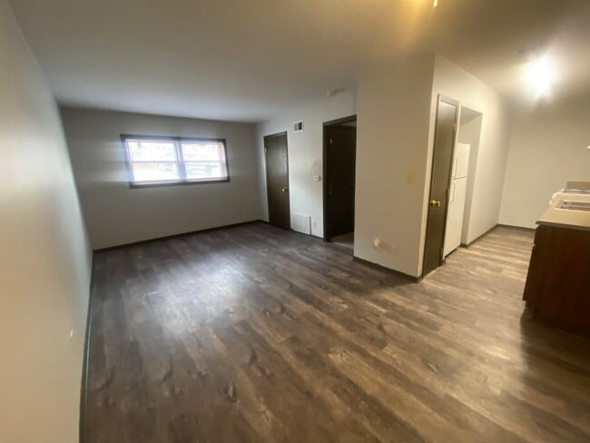 1326 E 38th St in Davenport, IA - Building Photo - Building Photo