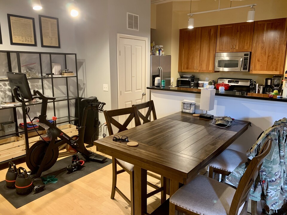1201 N Garfield St, Unit 203 in Arlington, VA - Foto de edificio