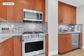 425 Central Prk W in New York, NY - Building Photo - Building Photo