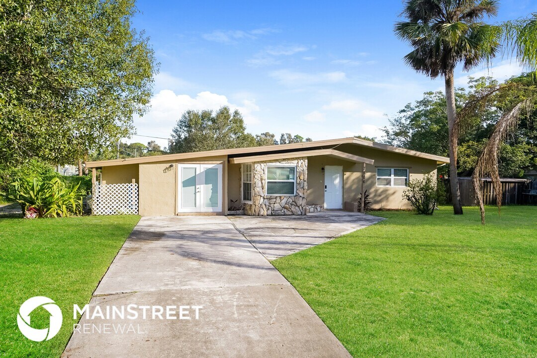 7506 Roberts Rd in Fort Pierce, FL - Building Photo