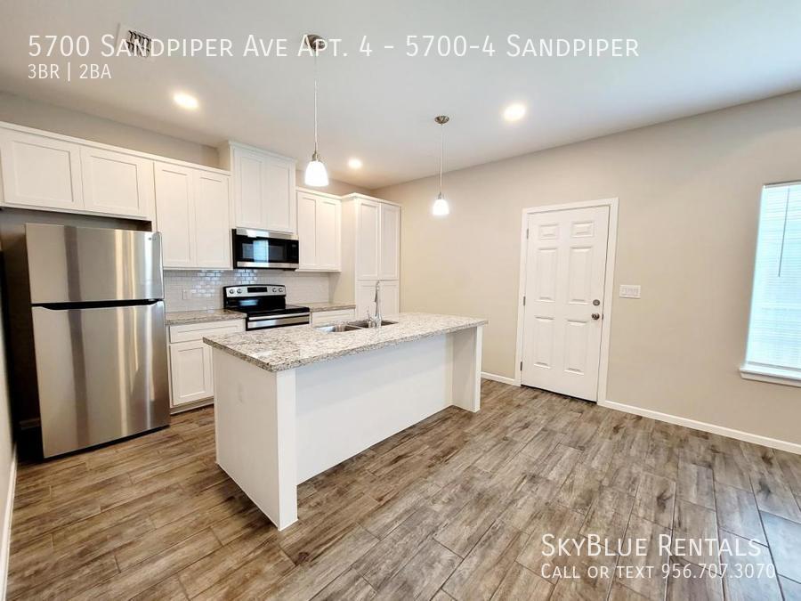 5700 Sandpiper Ave in Alton, TX - Building Photo