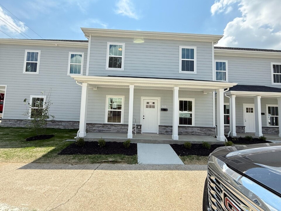 1630 Ekin Ave in New Albany, IN - Building Photo