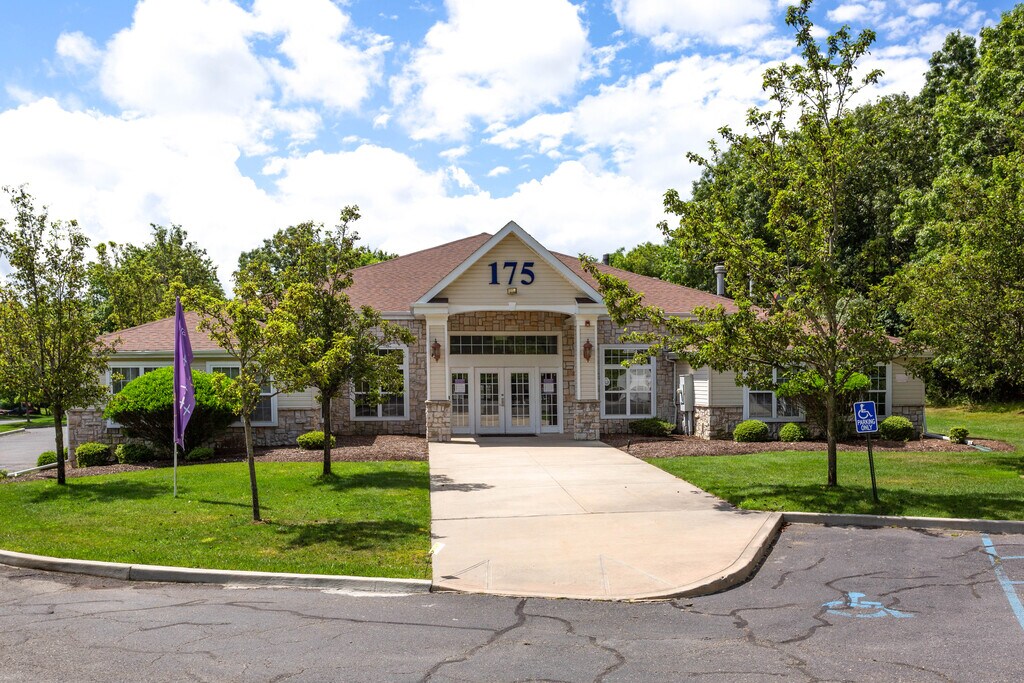 Eagle View Court 55+ Community Apartments Middle Island, NY