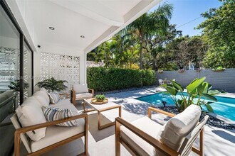 696 NE 67th St in Miami, FL - Building Photo - Building Photo