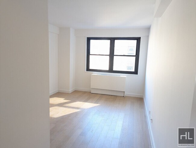 East 39th Street in New York, NY - Building Photo - Building Photo