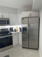 10237 NW 9th St-Unit -106-4 in Miami, FL - Building Photo - Building Photo