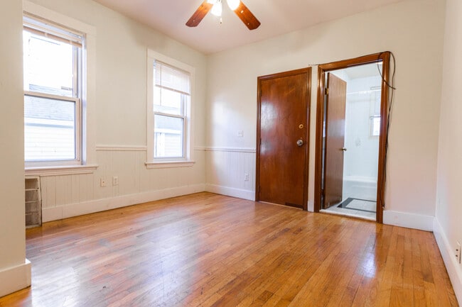 59 Linden St, Unit 1 in Boston, MA - Building Photo - Building Photo