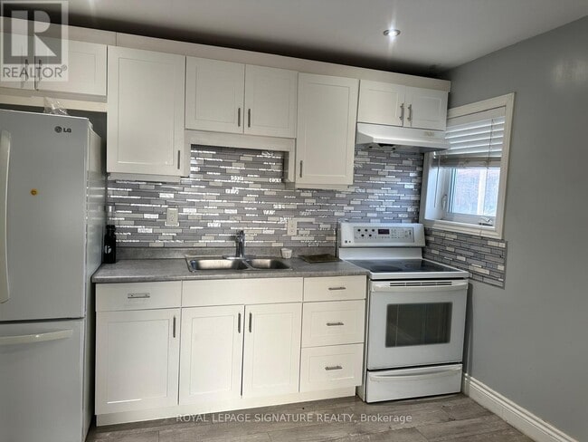 63 Wallis Crescent in Toronto, ON - Building Photo - Building Photo