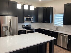 300 NW B St in Bentonville, AR - Building Photo - Building Photo