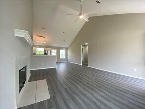 504 Debra Dr in Taylor, TX - Foto de edificio - Building Photo