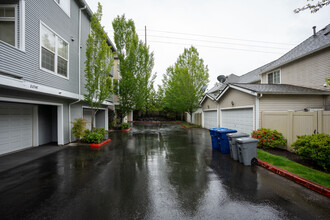 Highland Parc Townhomes in Sammamish, WA - Building Photo - Building Photo