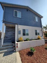 731 1/2-631 W 83rd St in Los Angeles, CA - Building Photo