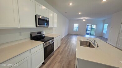 3971 Mid Century St in Jacksonville, FL - Building Photo - Building Photo