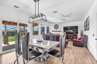 11511 Marshall St in Manor, TX - Foto de edificio - Building Photo