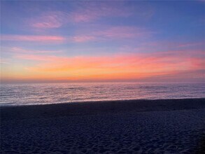 8625 Midnight Pass Rd in Sarasota, FL - Building Photo - Building Photo