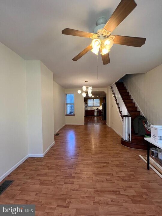 823 Cantrell St in Philadelphia, PA - Building Photo