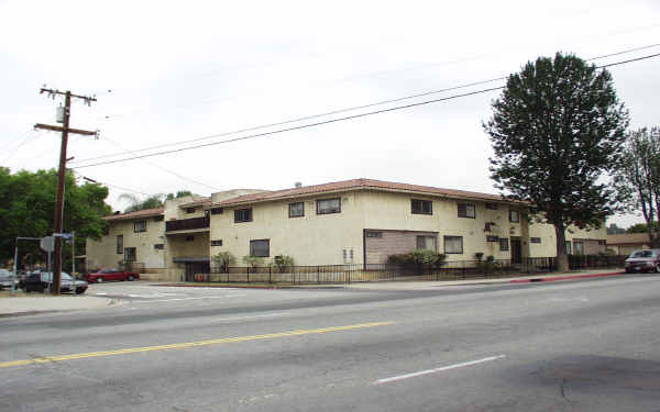 Villa Maria Apartments in Whittier, CA - Building Photo